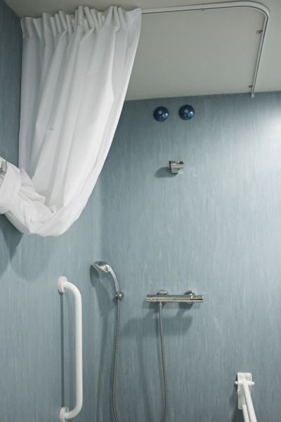 Cost of Shower Rail Installation in Gaithersburg