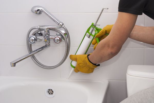 Cost of Bathtub Caulking in Gaithersburg