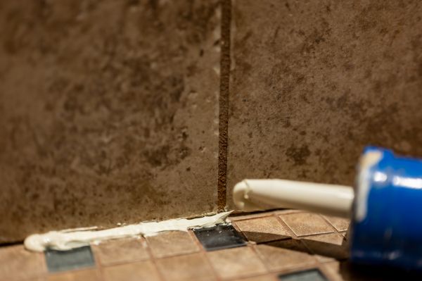 Cost of Shower Caulk Replacement in Gaithersburg